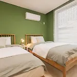 Mirae_Stay 52 New Open 1 Queen + 2 Single Beds