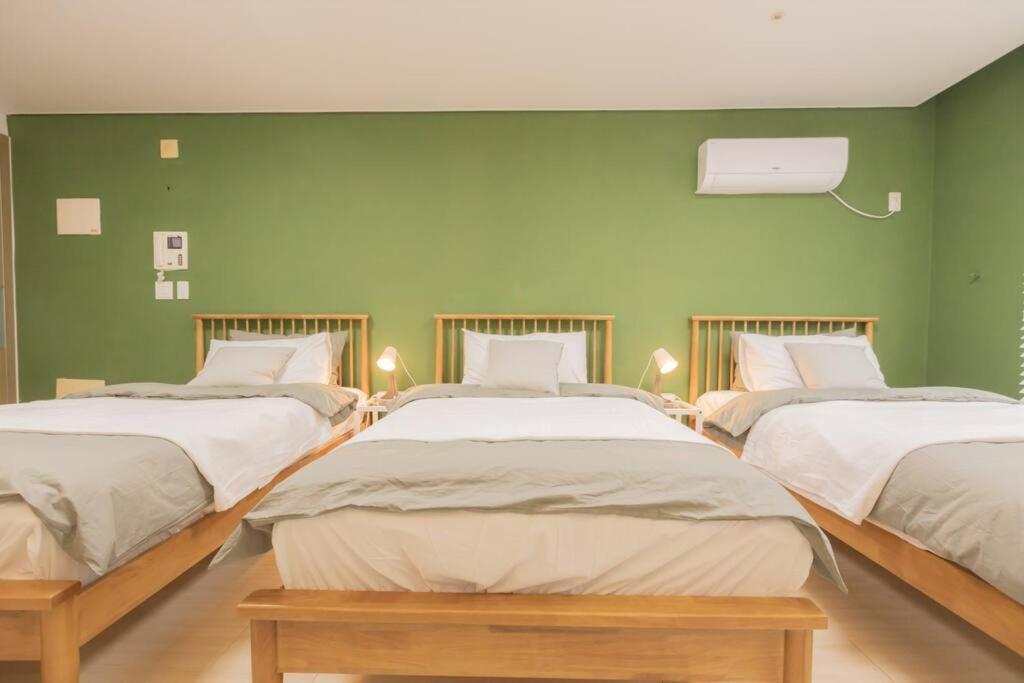 Apartment Mirae_stay 52 New Open 1 Queen + 2 Single Beds